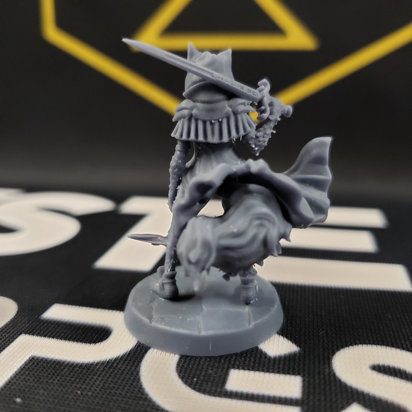 Marie Greenhood (Female Arcanaloth Rogue)