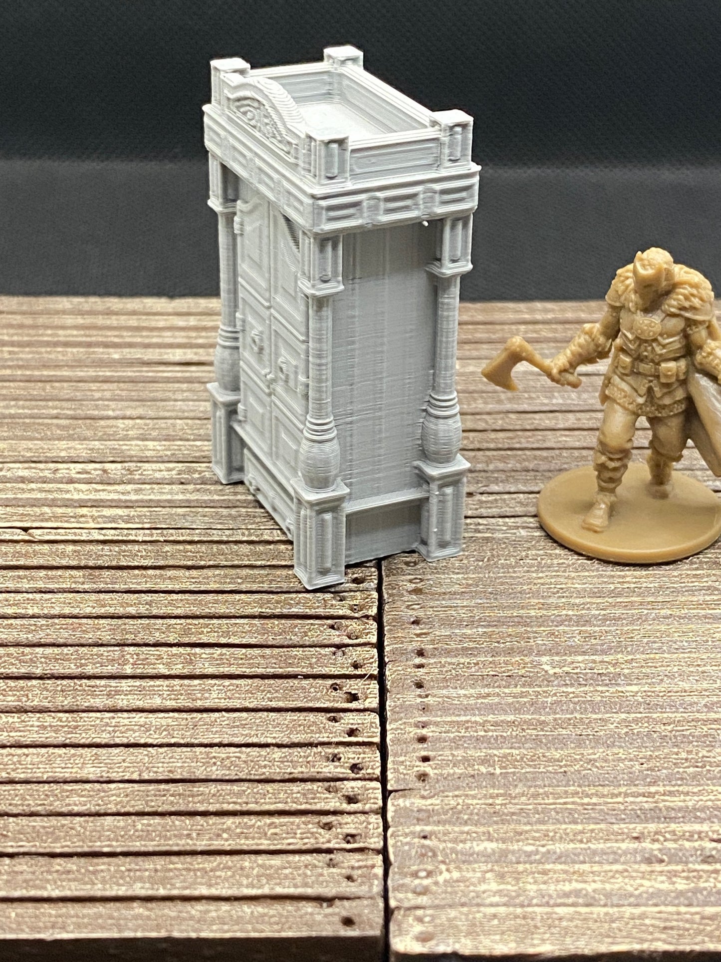 Drunken Imp Inn - Armoire (Fancy)