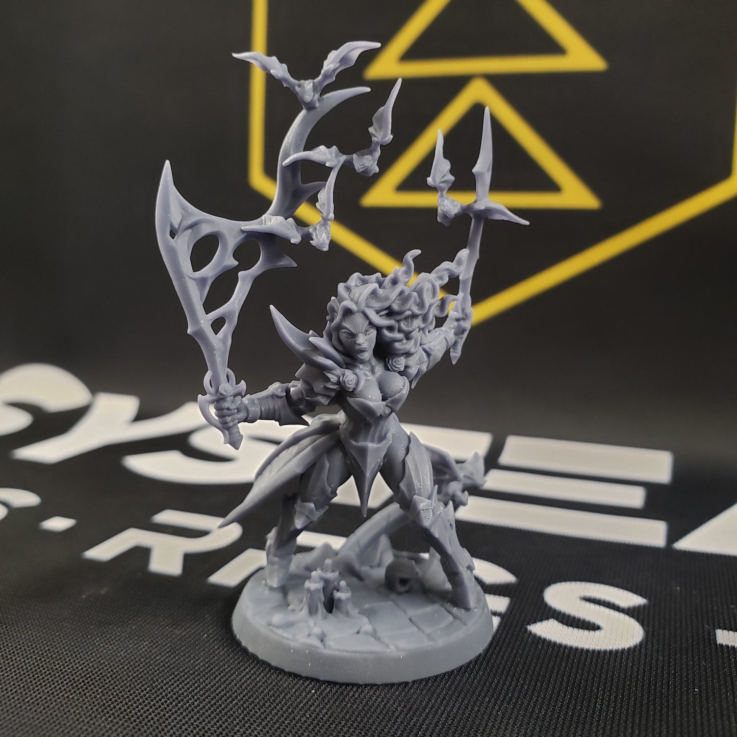 Lenora Drakenmiryan, Lady of Darkness (Female Vampire Hero)