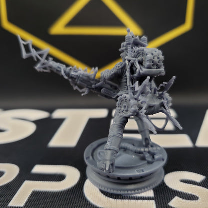 Jacquie Sparkes, The Eccentric Electric (Female Human Artificer)